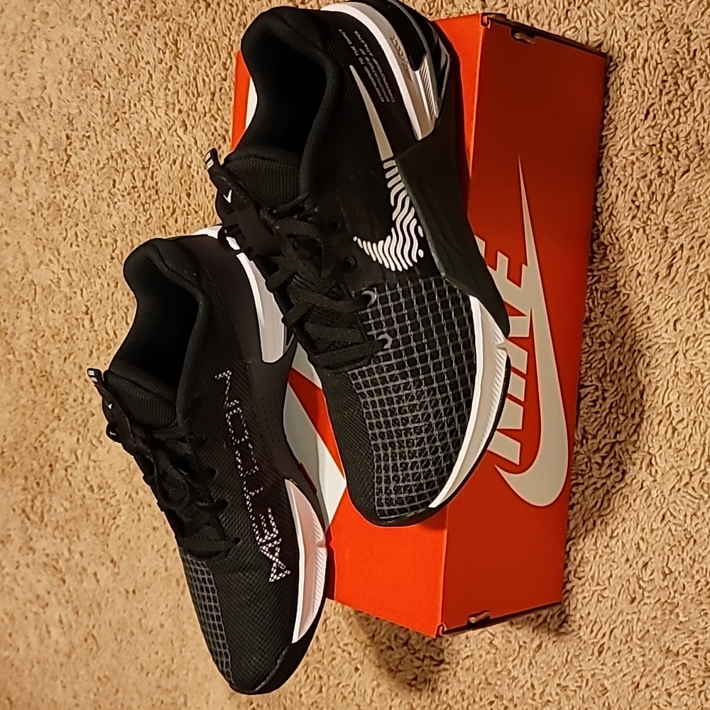 Nike Training Metcon 8 sneakers in black